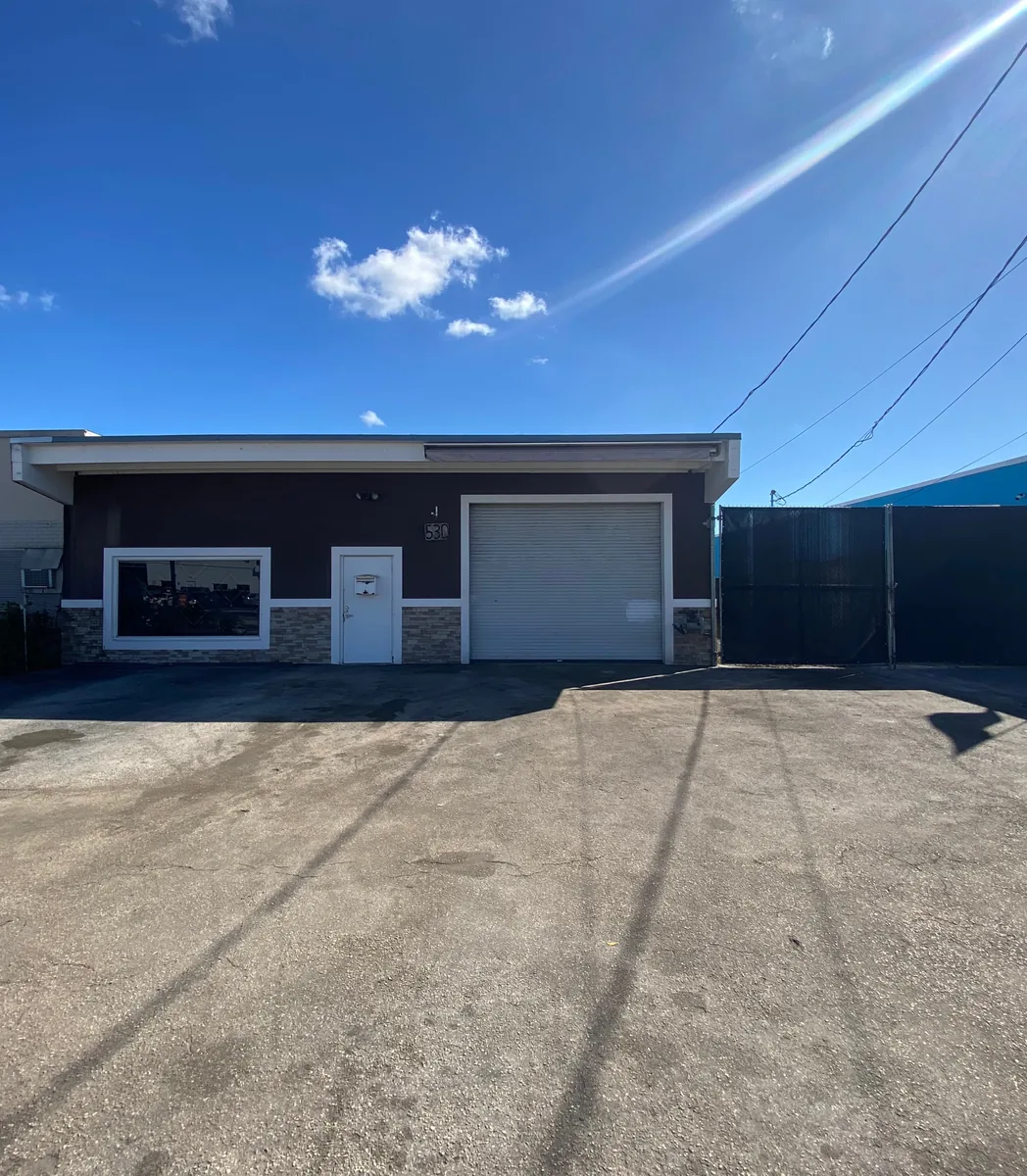 Single-tenant industrial building with truck court and loading